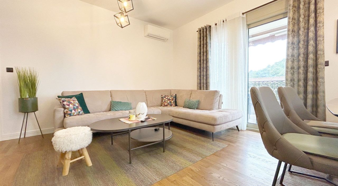 Flat in Tivat, Montenegro, 70 m² - picture 11