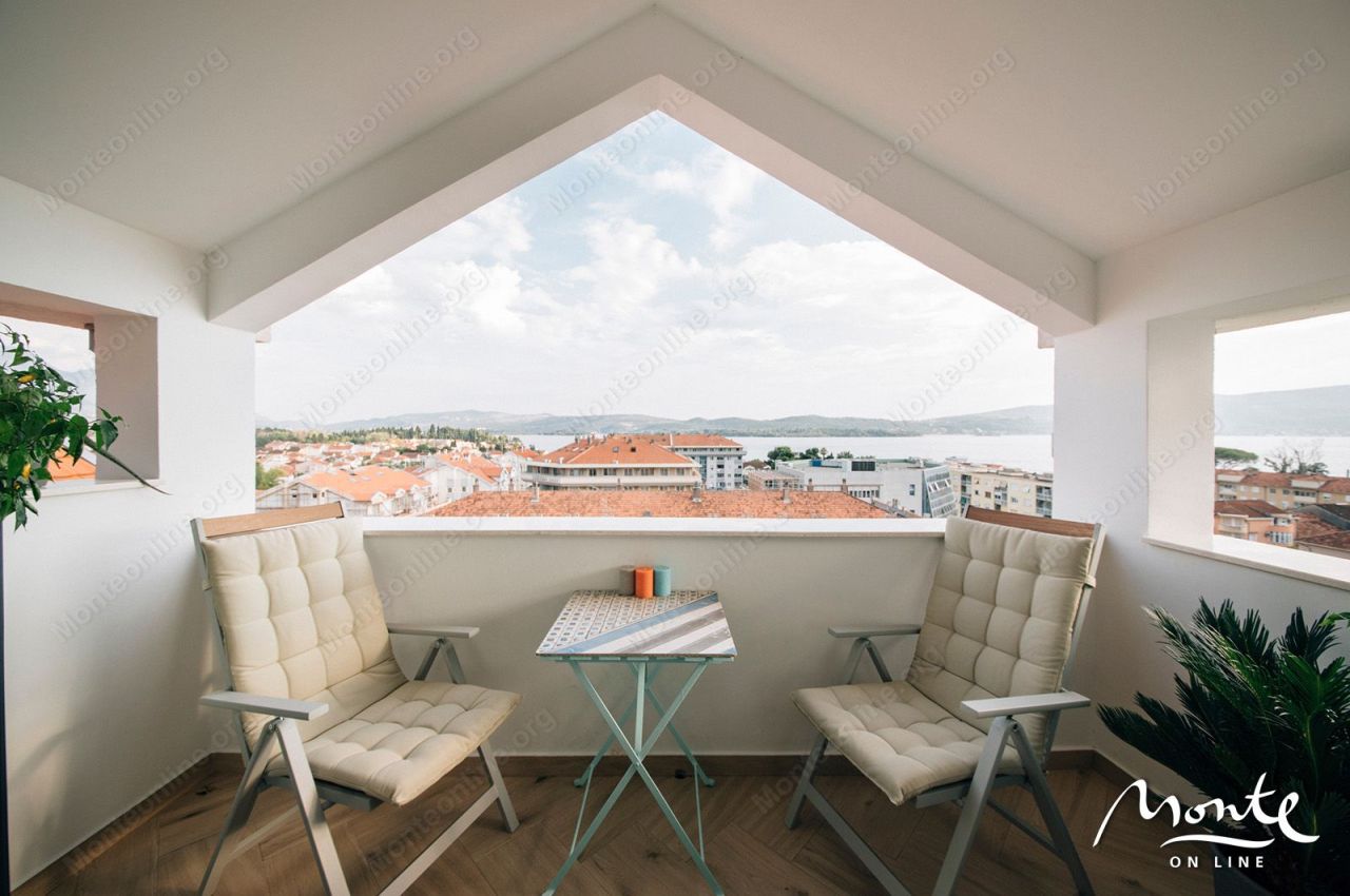 Penthouse à Tivat, Monténégro, 85 m² - image 1