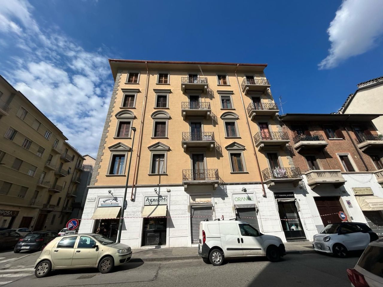 Tienda en Turín, Italia, 38 m² - imagen 1
