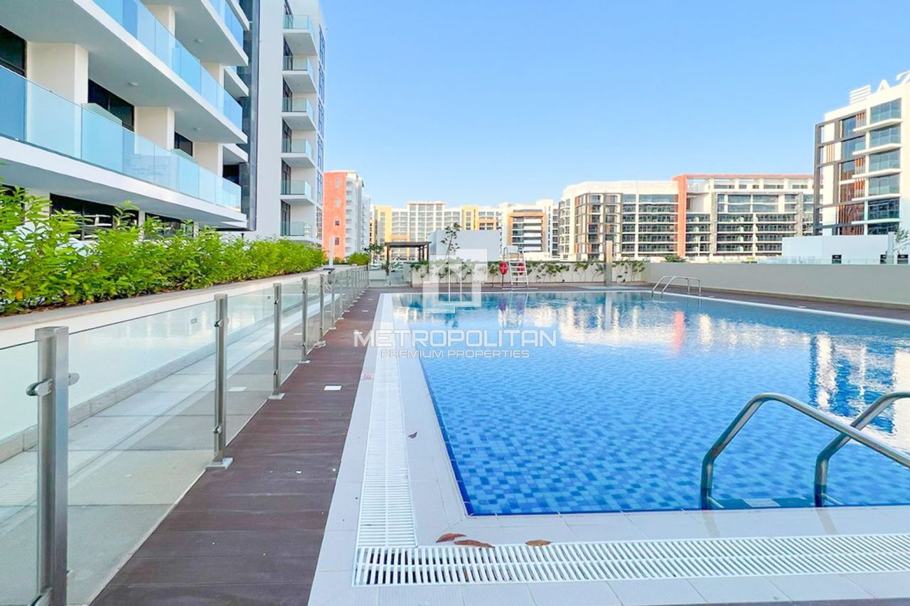 Apartment in Dubai, UAE, 33 m² - picture 1