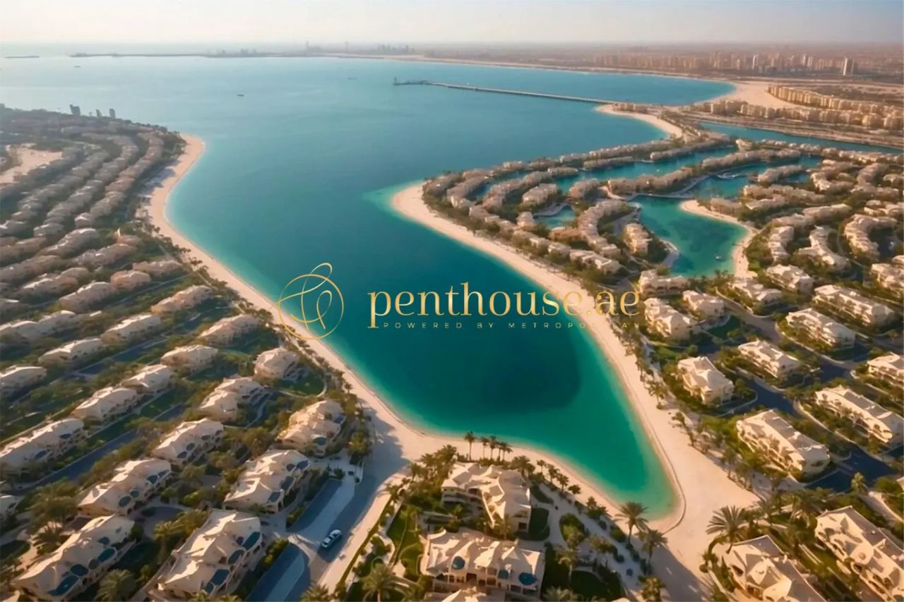 Land in Dubai, UAE, 2 395 m² - picture 1
