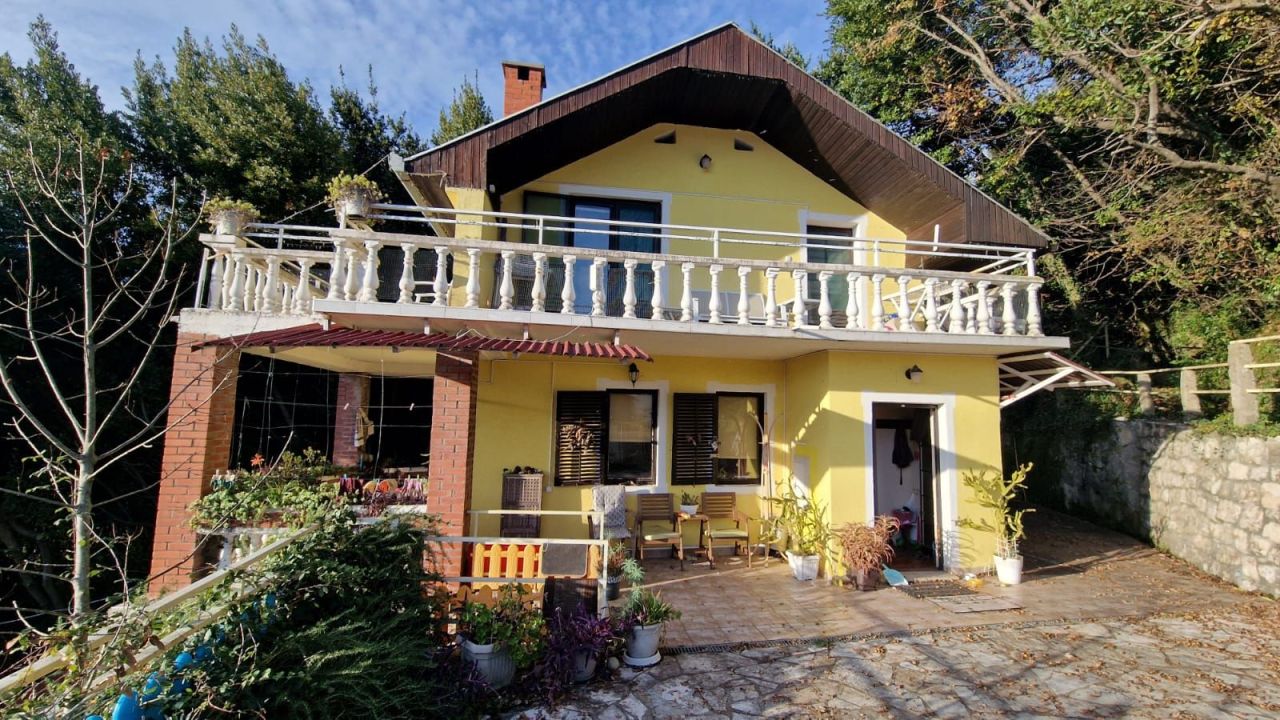Maison à Herceg-Novi, Monténégro, 143 m² - image 1