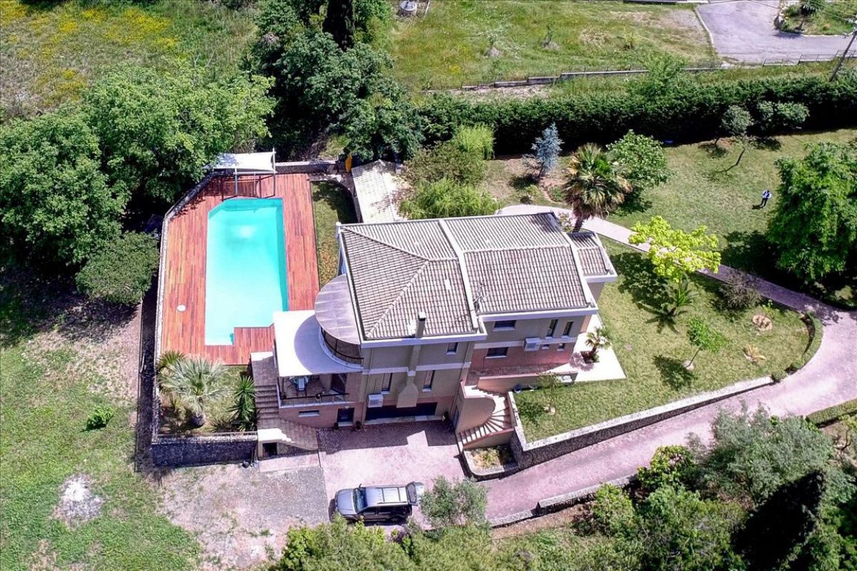 House on Ionian Islands, Greece, 290 m² - picture 1