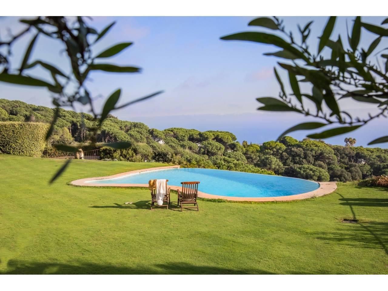 Villa à Sant Andreu de Llavaneres, Espagne, 476 m² - image 10