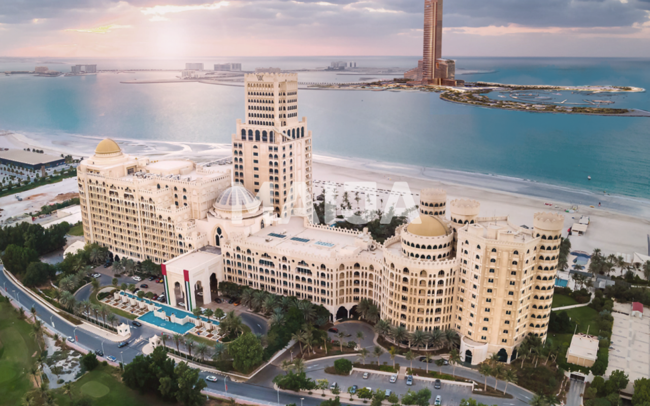 Apartment in Ras al-Khaimah, UAE, 300 m² - picture 1
