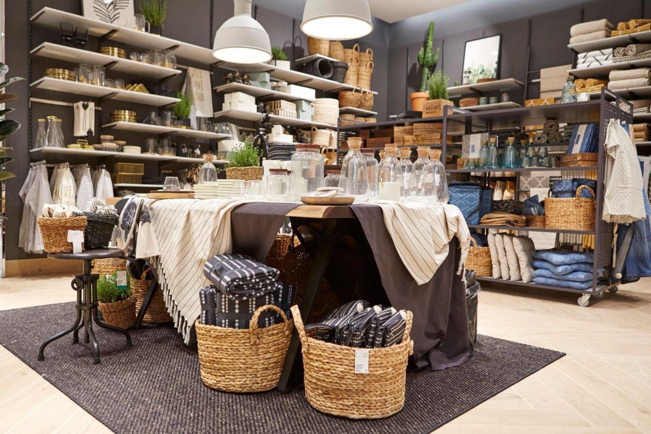 Shop in Barcelona, Spain, 100 m² - picture 1