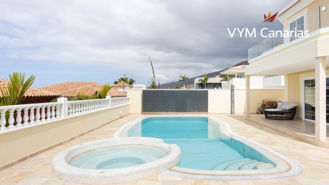 Villa in Teneriffa, Spanien, 255 m² - Foto 1