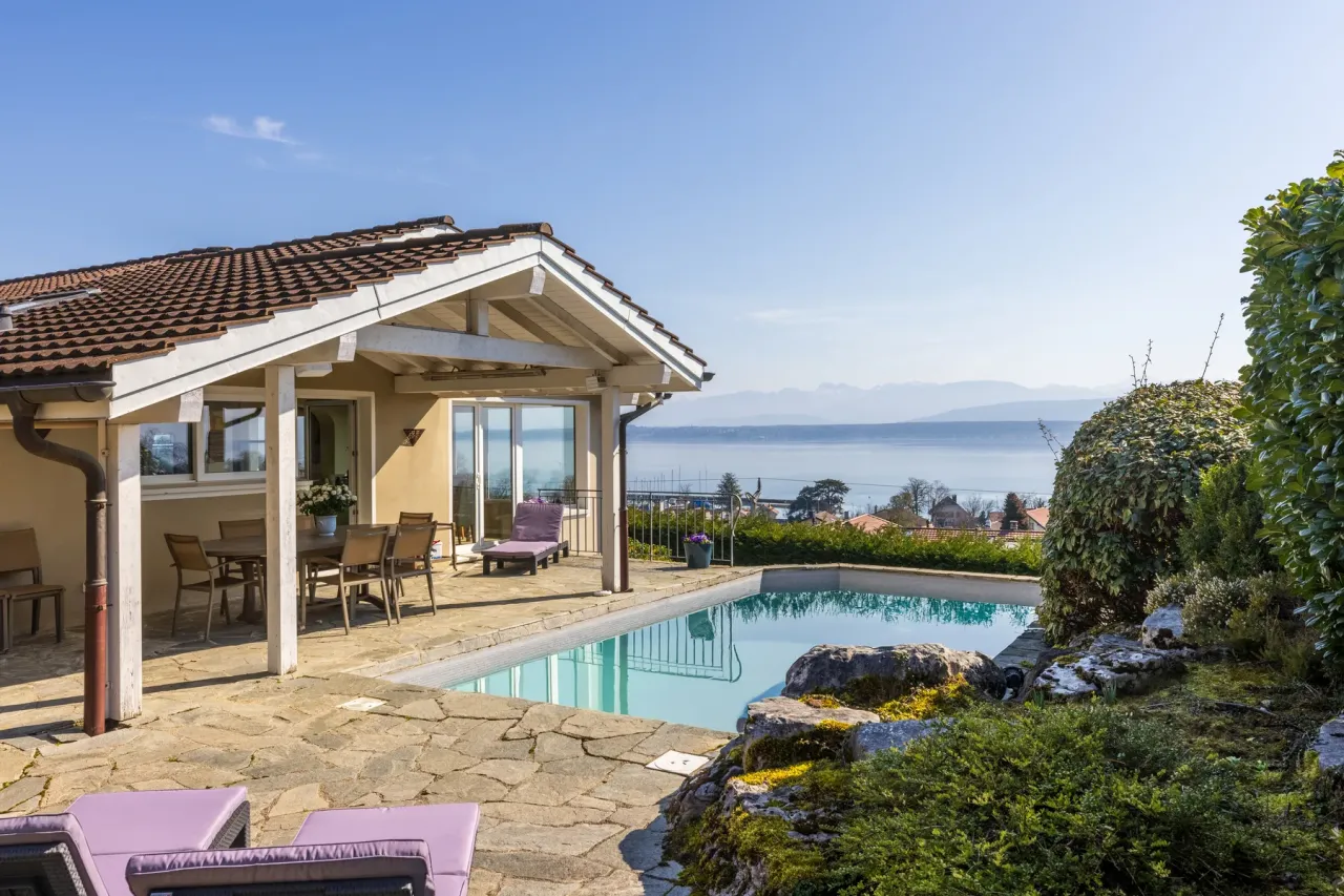 Villa dans le Canton de Vaud, Suisse, 239 m² - image 1