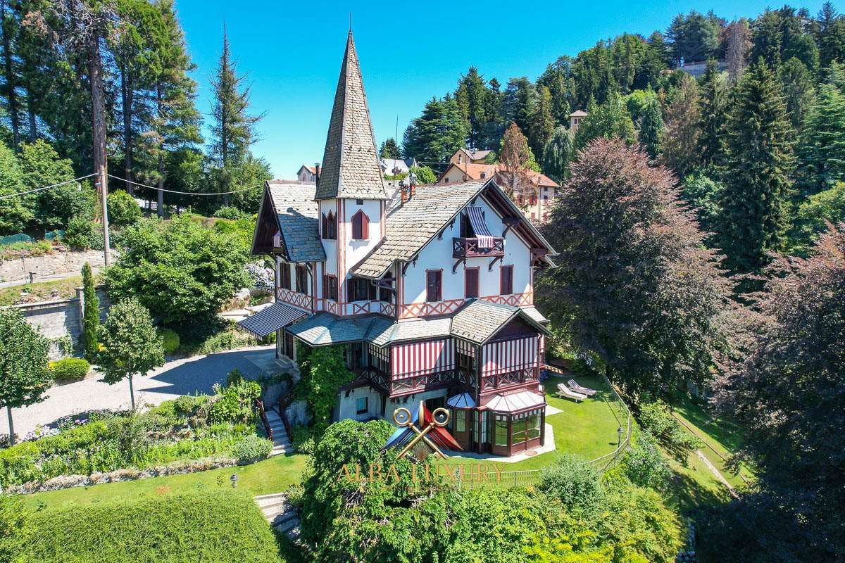 Villa on Lake Como, Italy, 1 800 m² - picture 4