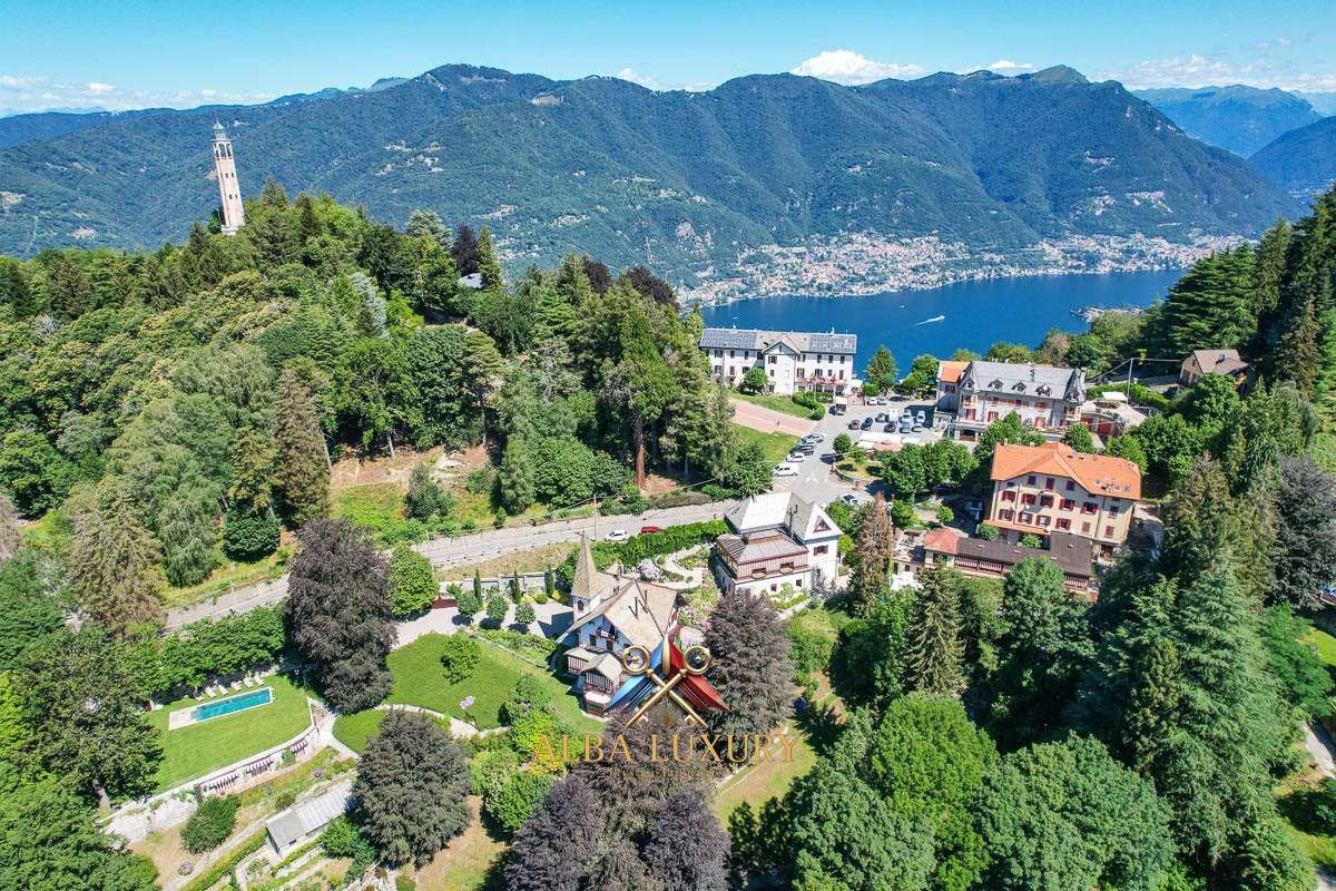 Villa on Lake Como, Italy, 1 800 m² - picture 5