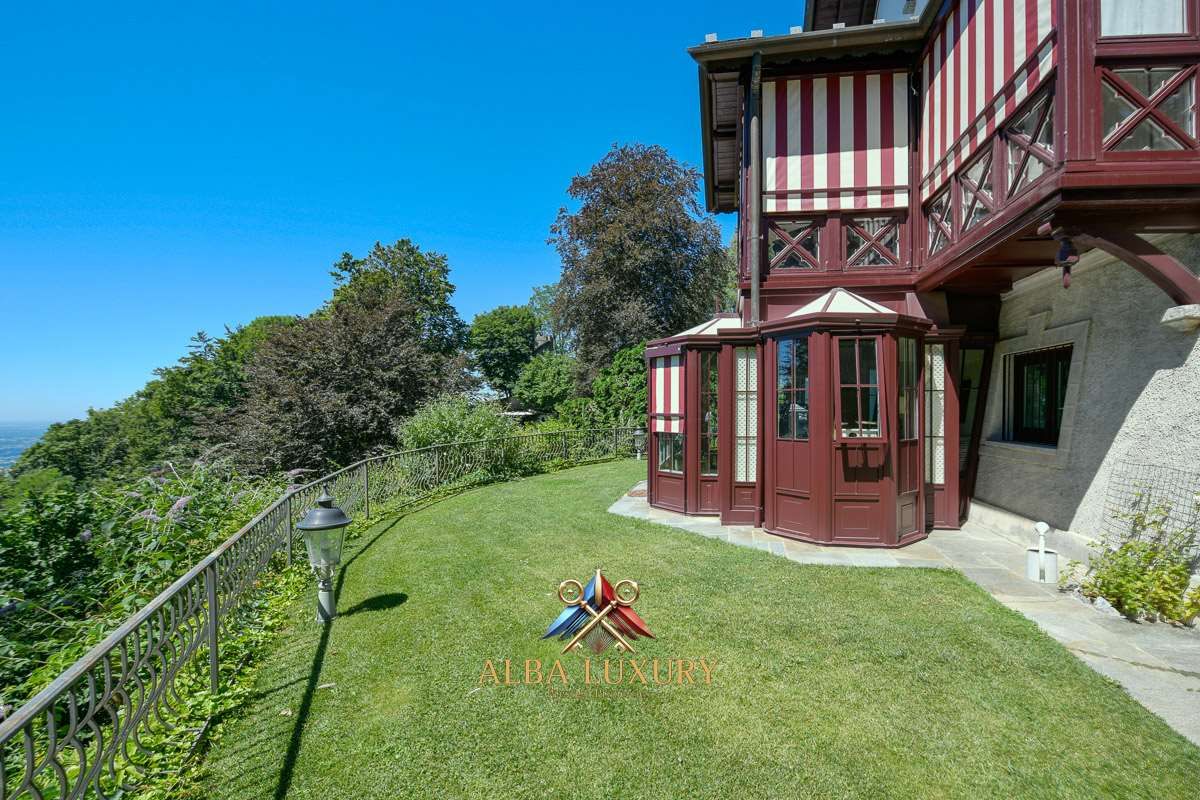 Villa on Lake Como, Italy, 1 800 m² - picture 8