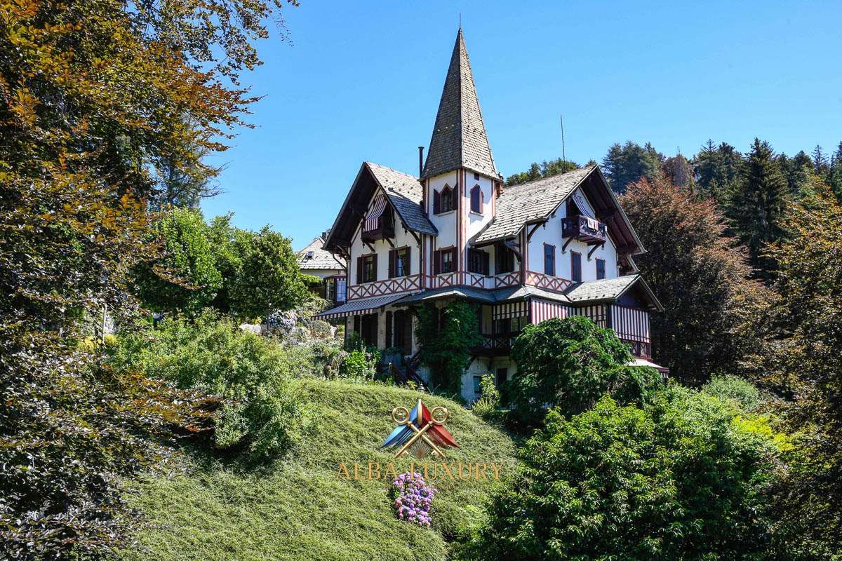 Villa on Lake Como, Italy, 1 800 m² - picture 9