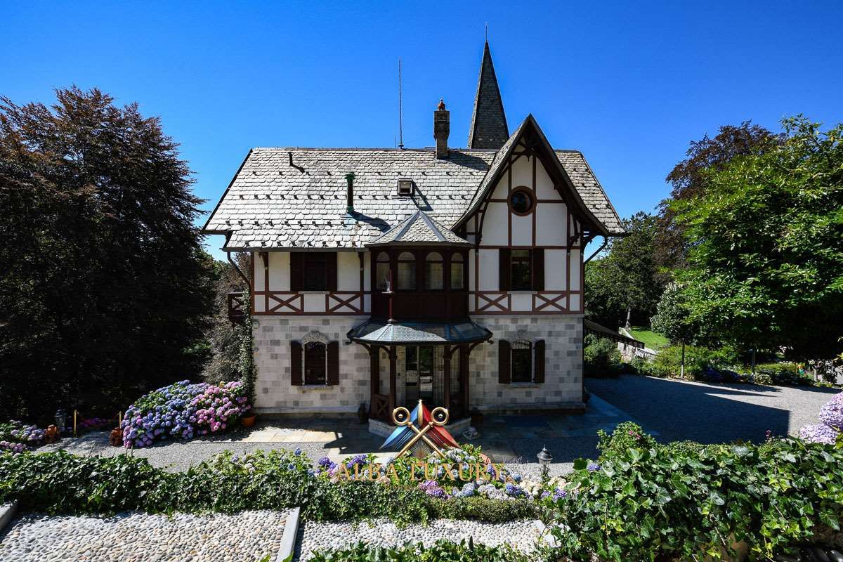 Villa on Lake Como, Italy, 1 800 m² - picture 12