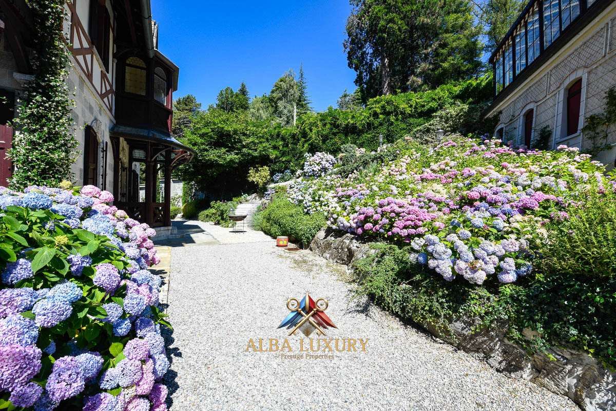 Villa on Lake Como, Italy, 1 800 m² - picture 13