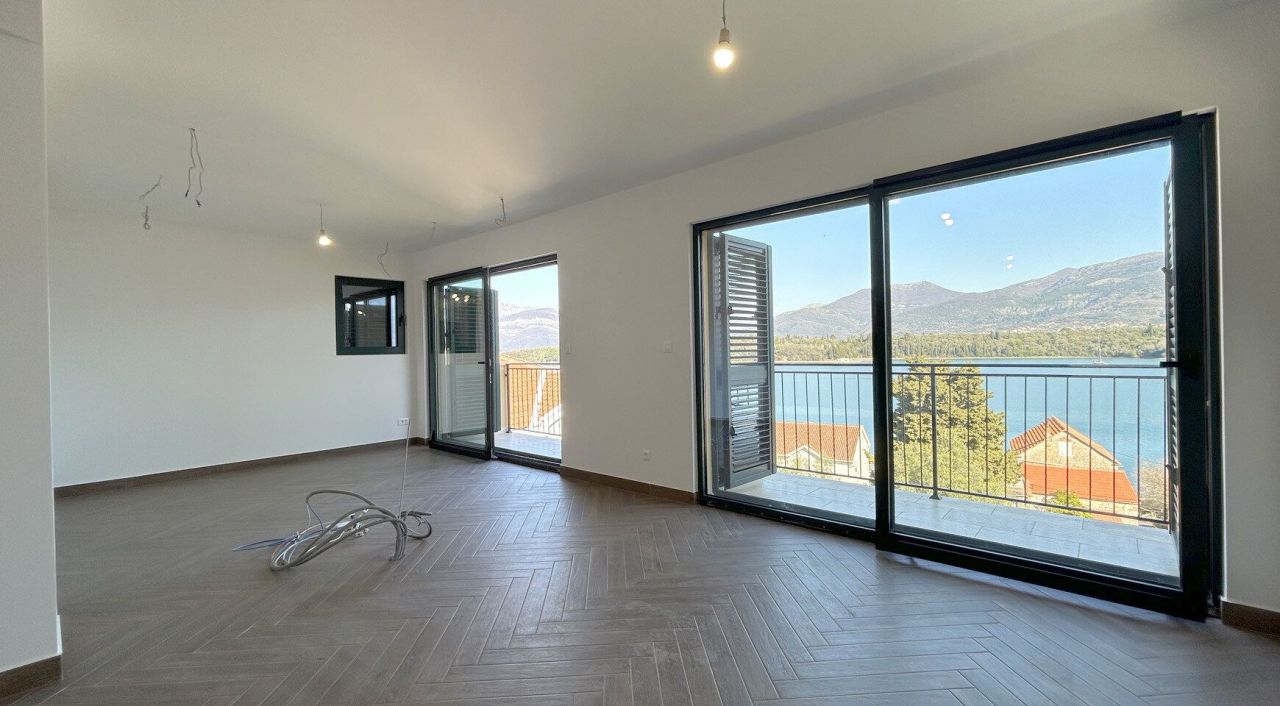 Wohnung in Durasevici, Montenegro, 98 m² - Foto 1