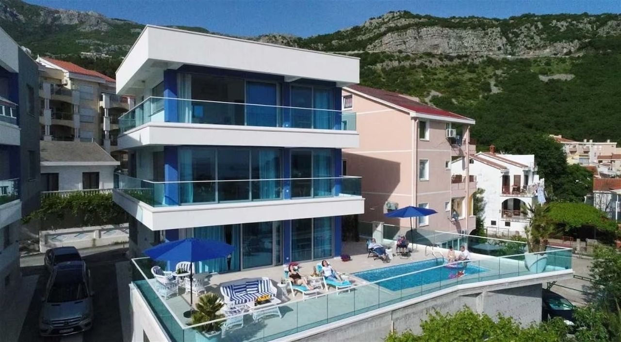 Villa in Budva, Montenegro, 329 m² - Foto 1