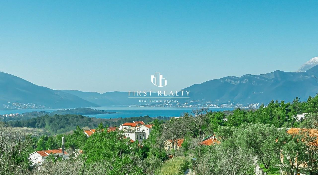 Manor in Kotor, Montenegro, 240 m² - picture 1