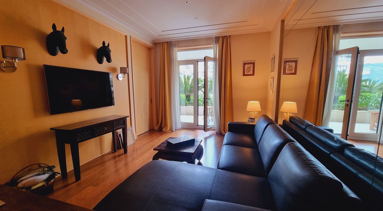 Apartment in Tivat, Montenegro, 74 m² - picture 3