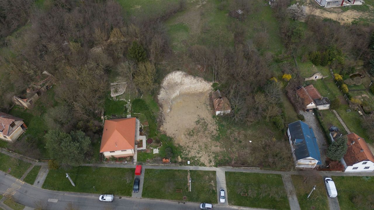 Land in Heviz, Hungary, 900 m² - picture 1