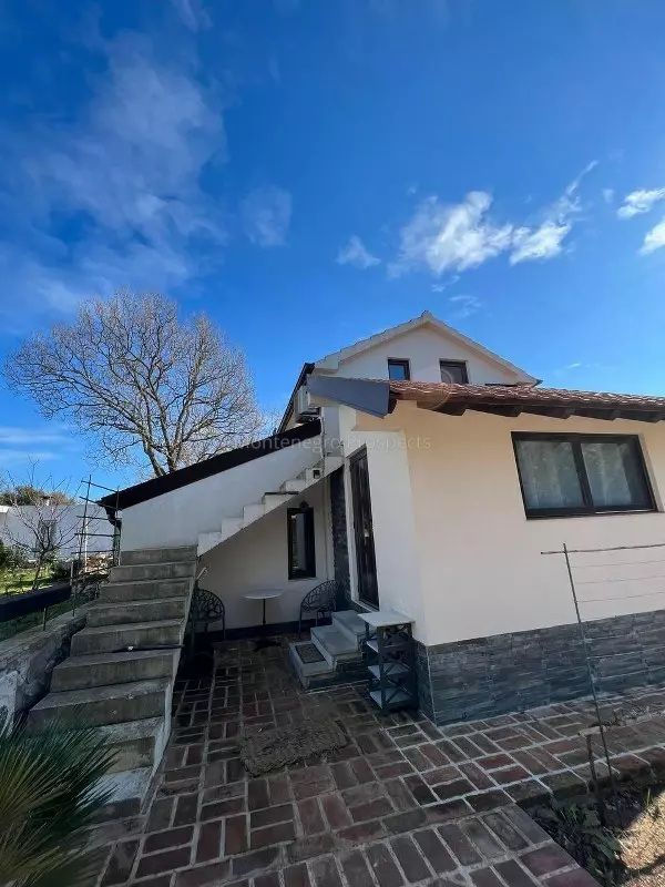 Maison à Krimovica, Monténégro, 93 m² - image 1
