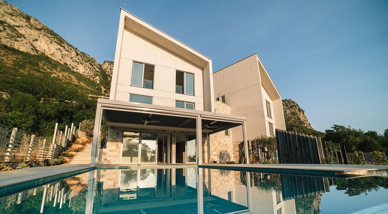 Villa in Sveti Stefan, Montenegro, 230 m² - picture 2