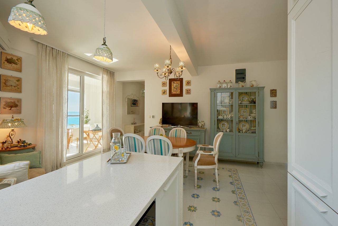 Ático en Budva, Montenegro, 150 m² - imagen 1