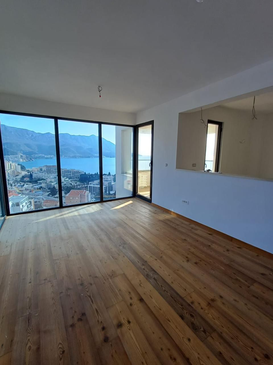 Piso en Becici, Montenegro, 90 m² - imagen 1