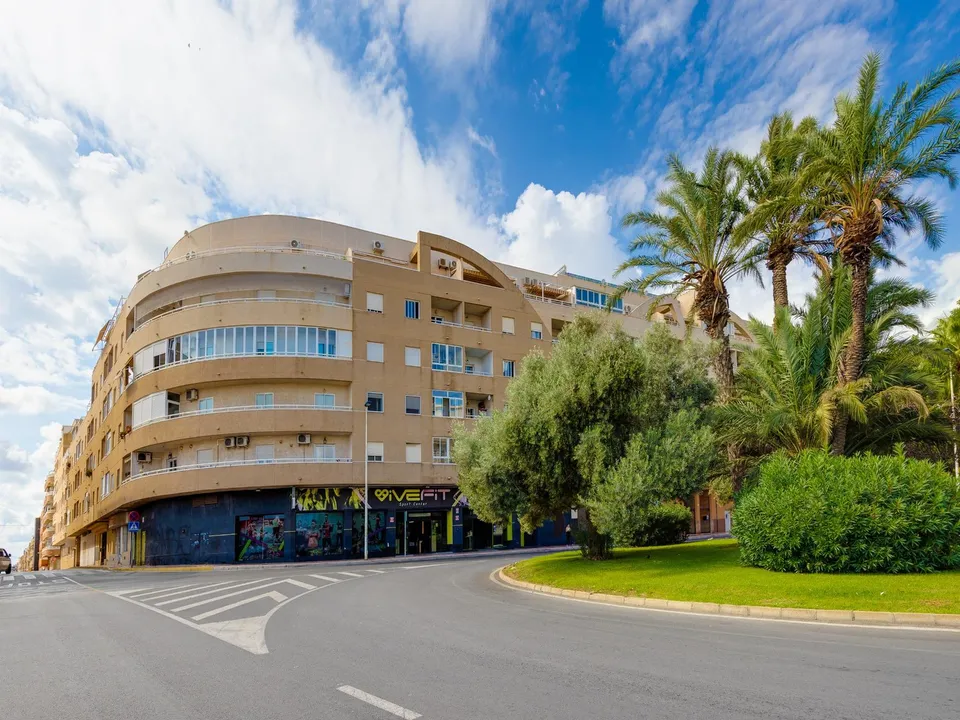 Studio in Torrevieja, Spain, 45 m² - picture 2