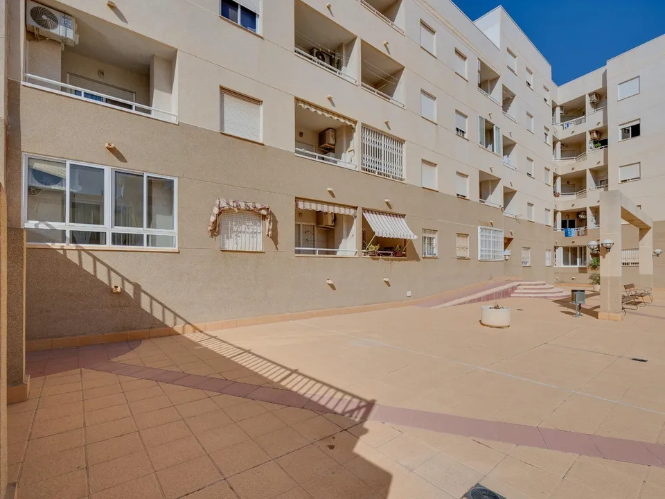 Studio in Torrevieja, Spain, 45 m² - picture 16