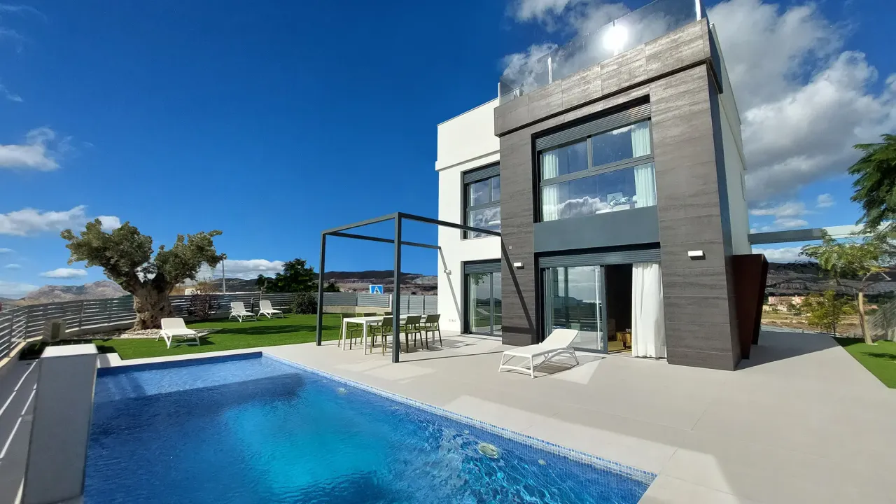 Villa in Alicante, Spanien, 120 m² - Foto 1