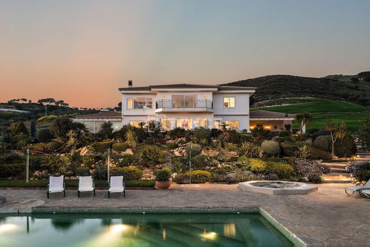 Villa in Antequera, Spain, 643 m² - picture 1