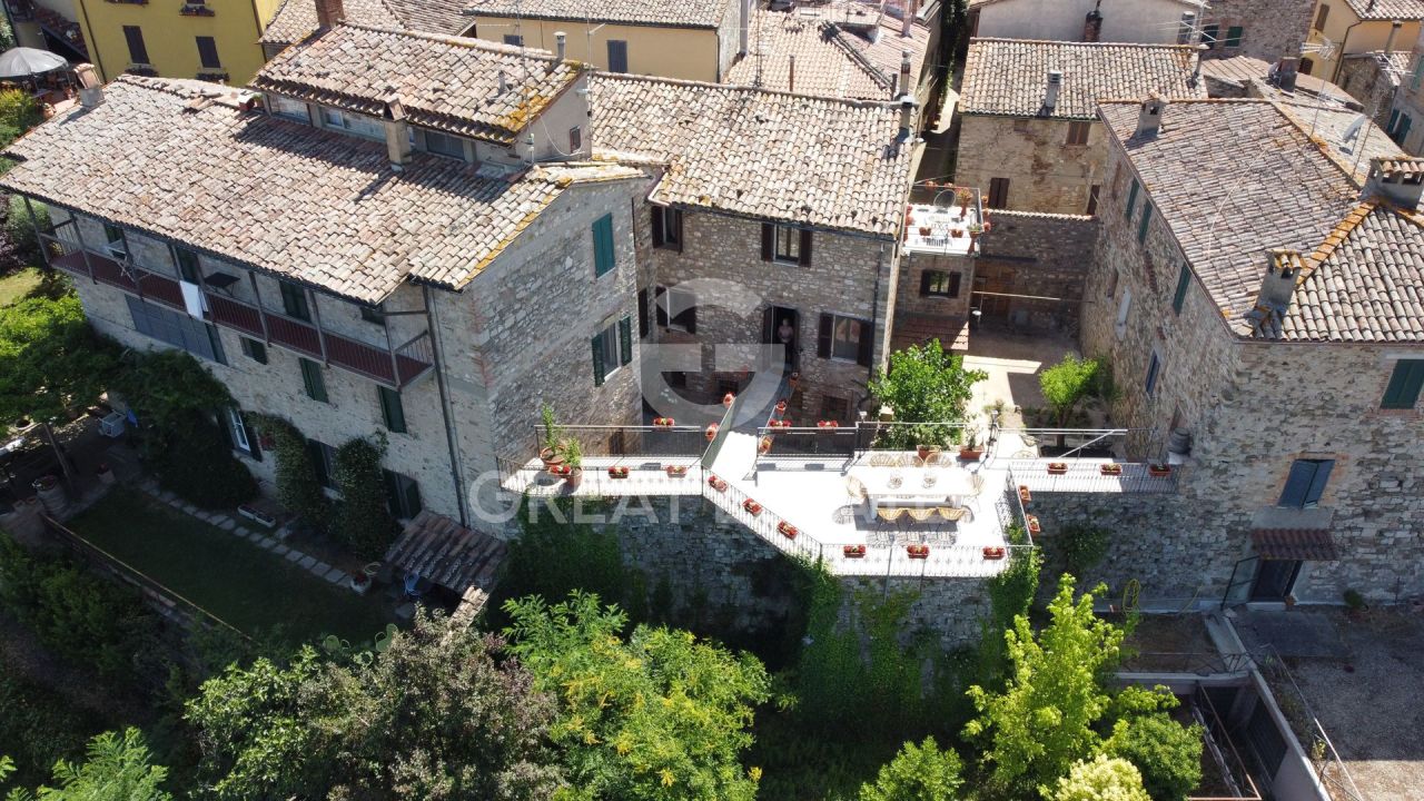 Apartment in Marsciano, Italien, 390.6 m² - Foto 1