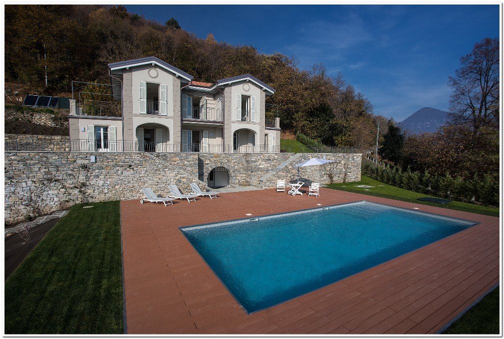 Villa in Stresa, Italy, 402 m² - picture 1