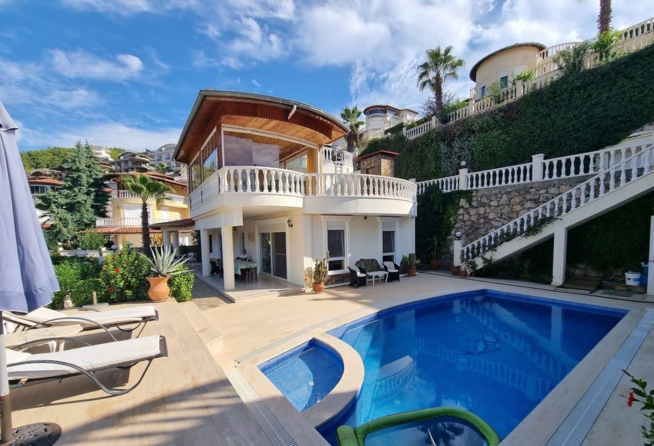 Villa in Alanya, Turkey, 450 m² - picture 1