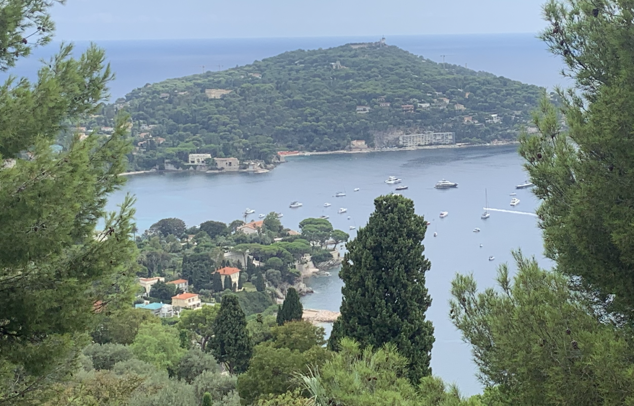 Villa in Villefranche-sur-Mer, France, 600 m² - picture 1