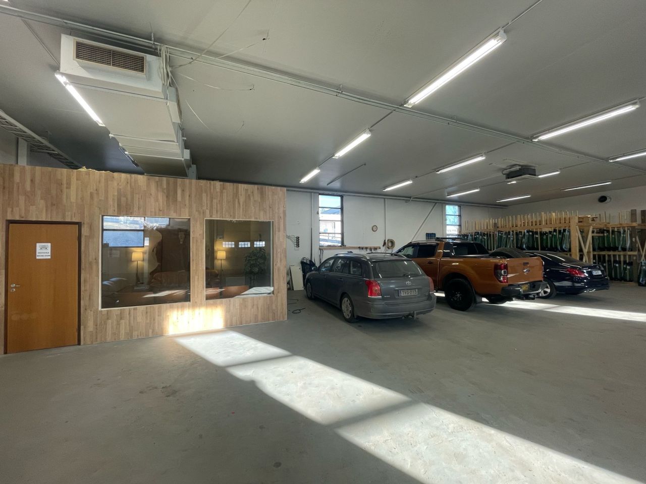 Commercial property in Helsinki, Finland, 400 m² - picture 1