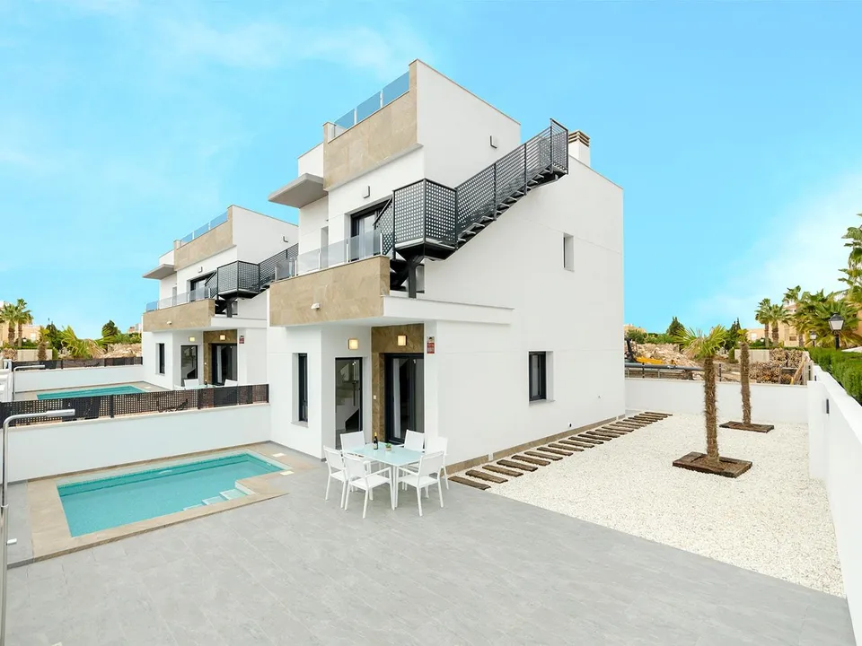 Villa in Torrevieja, Spain, 114 m² - picture 1