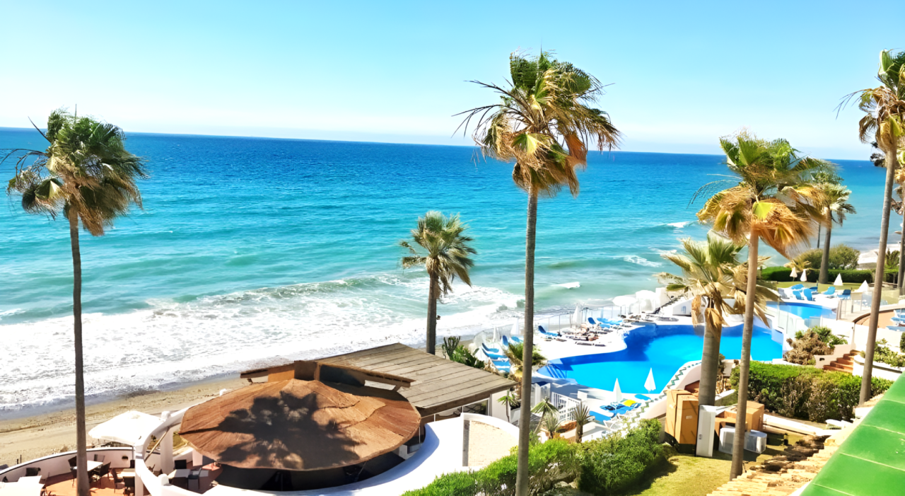 Flat in Estepona, Spain, 117 m² - picture 3