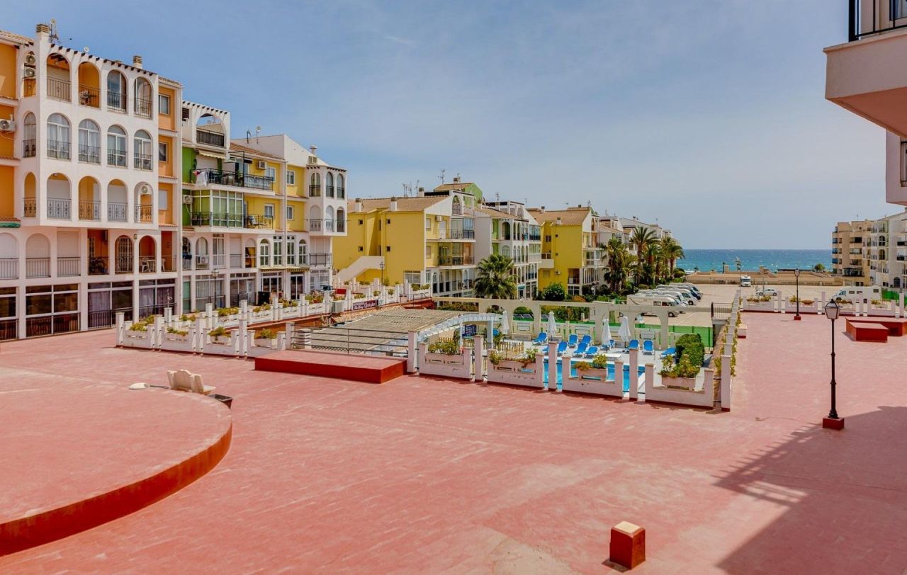 Wohnung in Alicante, Spanien, 50 m² - Foto 1