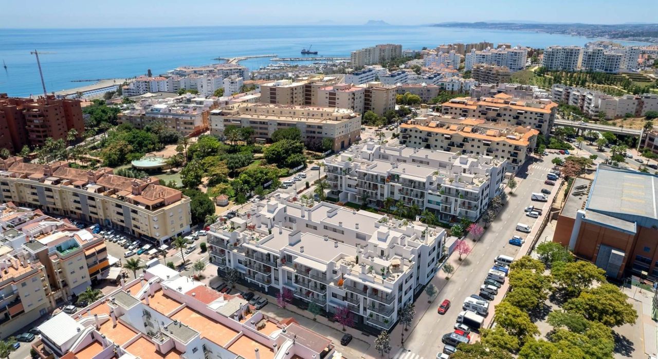 Apartment in Estepona, Spain, 104 m² - picture 1