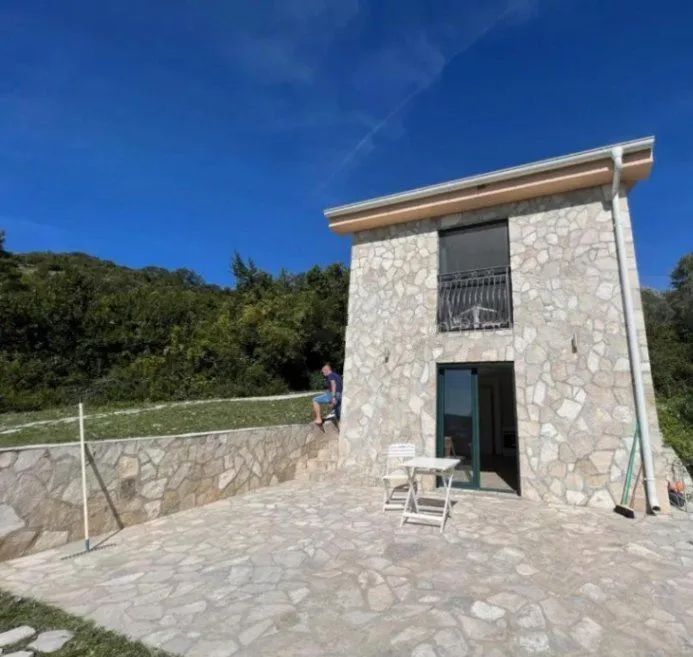 Maison à Tivat, Monténégro, 80 m² - image 1