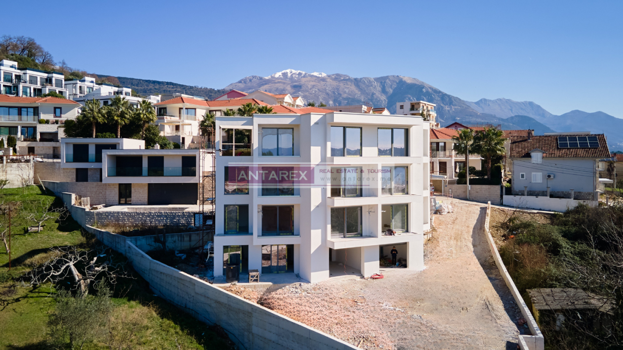 Appartement à Tivat, Monténégro, 27.6 m² - image 1