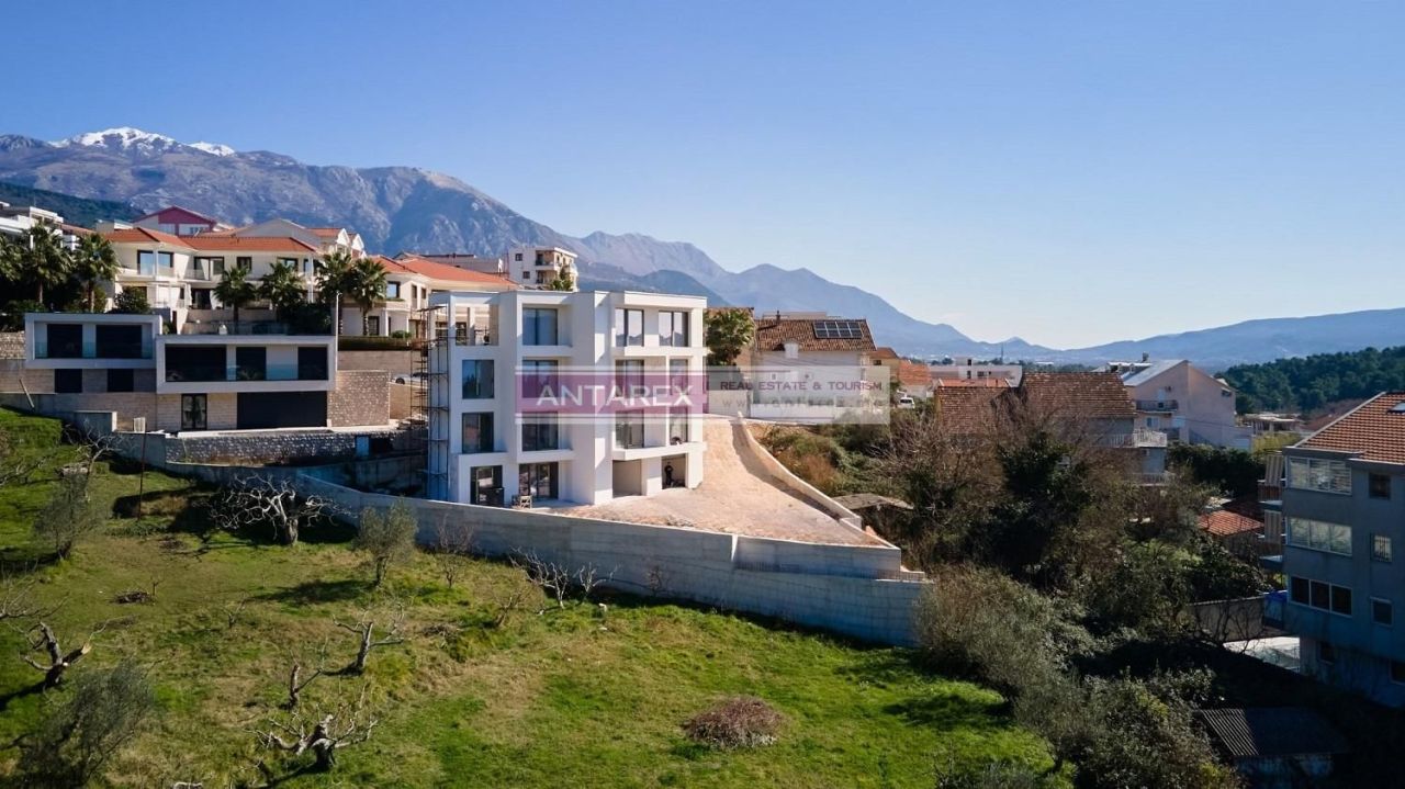 Appartement à Tivat, Monténégro, 27 m² - image 1