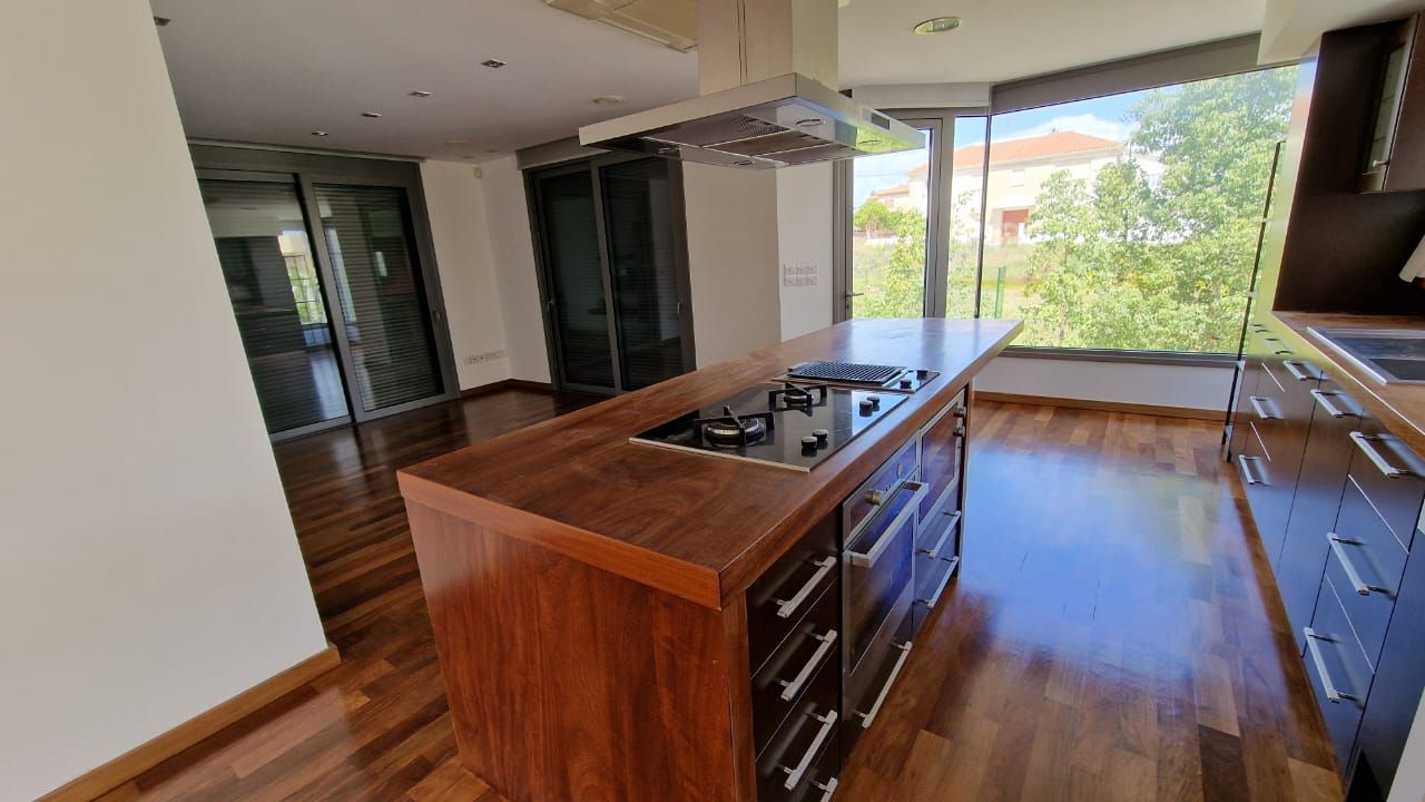 Maison à Strovolos, Chypre, 348 m² - image 3