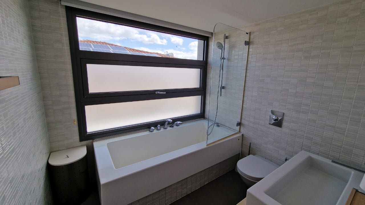 Maison à Strovolos, Chypre, 348 m² - image 9