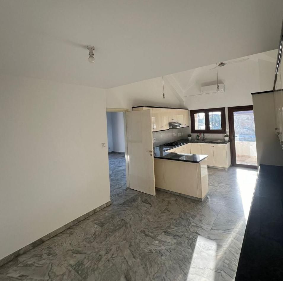 Office in Agios Athanasios, Cyprus, 275 m² - picture 9