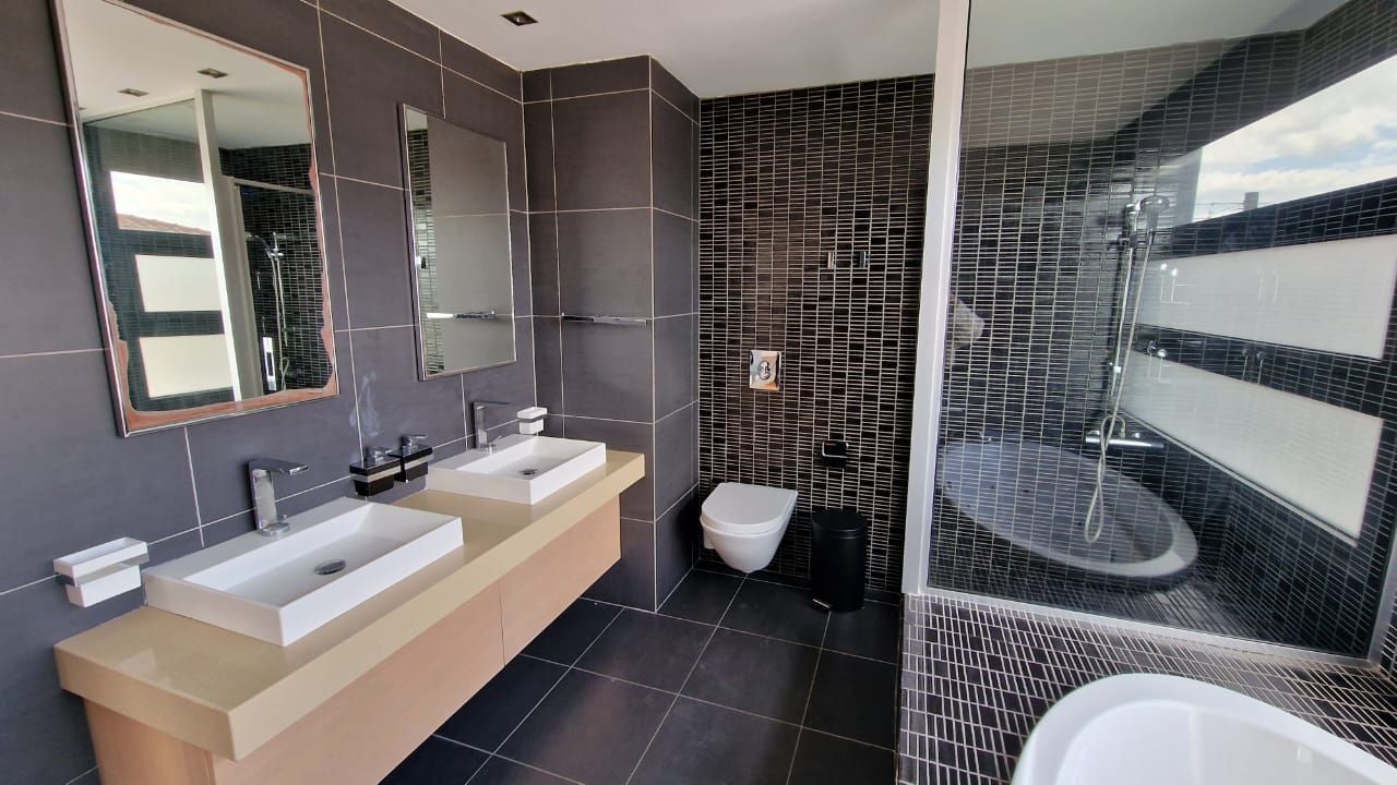 Maison à Strovolos, Chypre, 348 m² - image 12