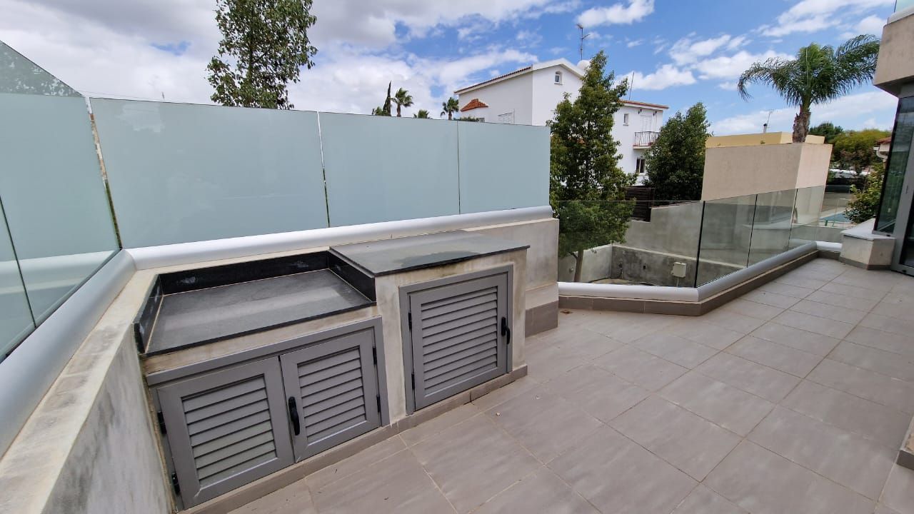 Maison à Strovolos, Chypre, 348 m² - image 13