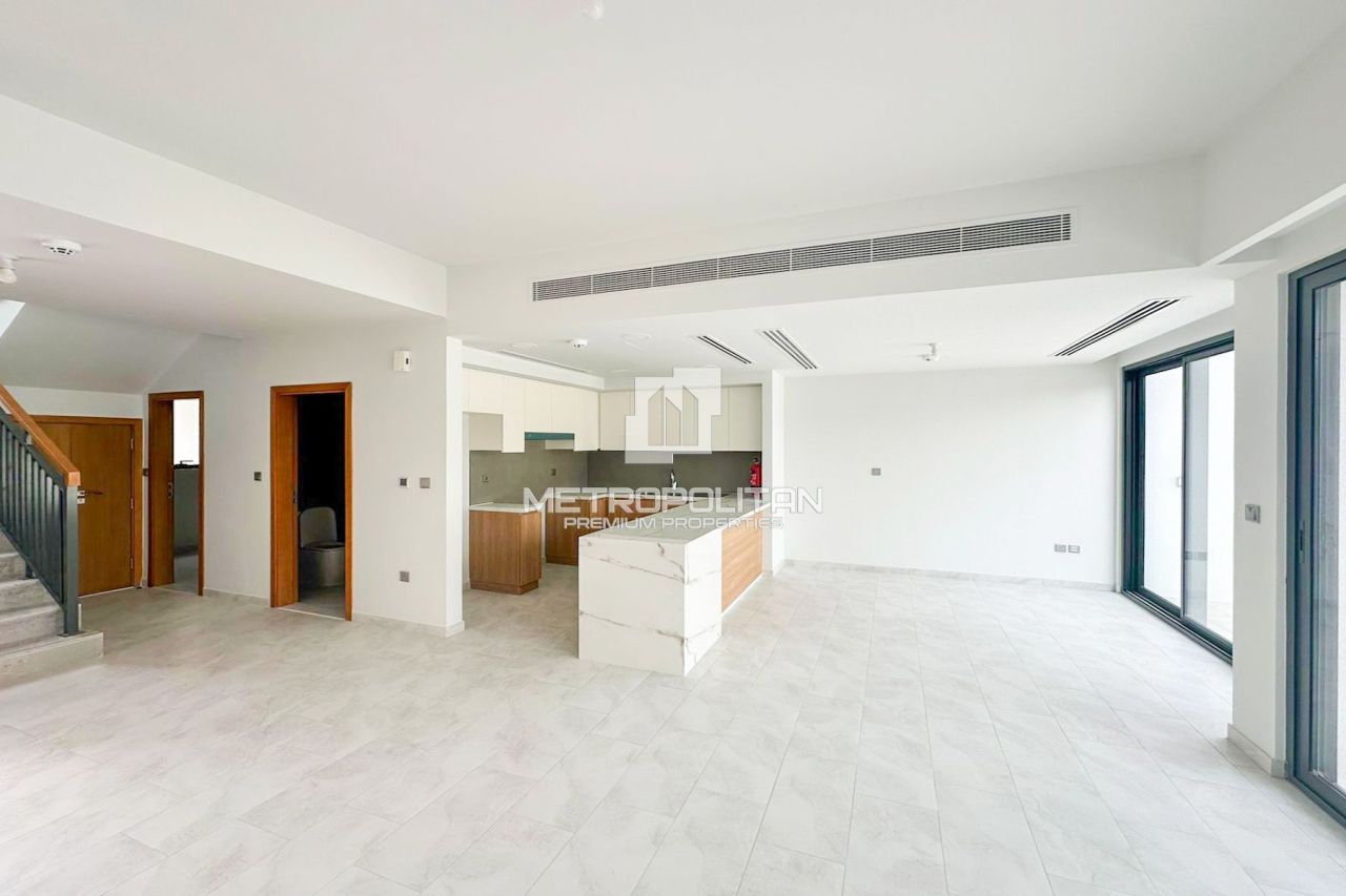 Casa adosada en Dubái, EAU, 161 m² - imagen 1