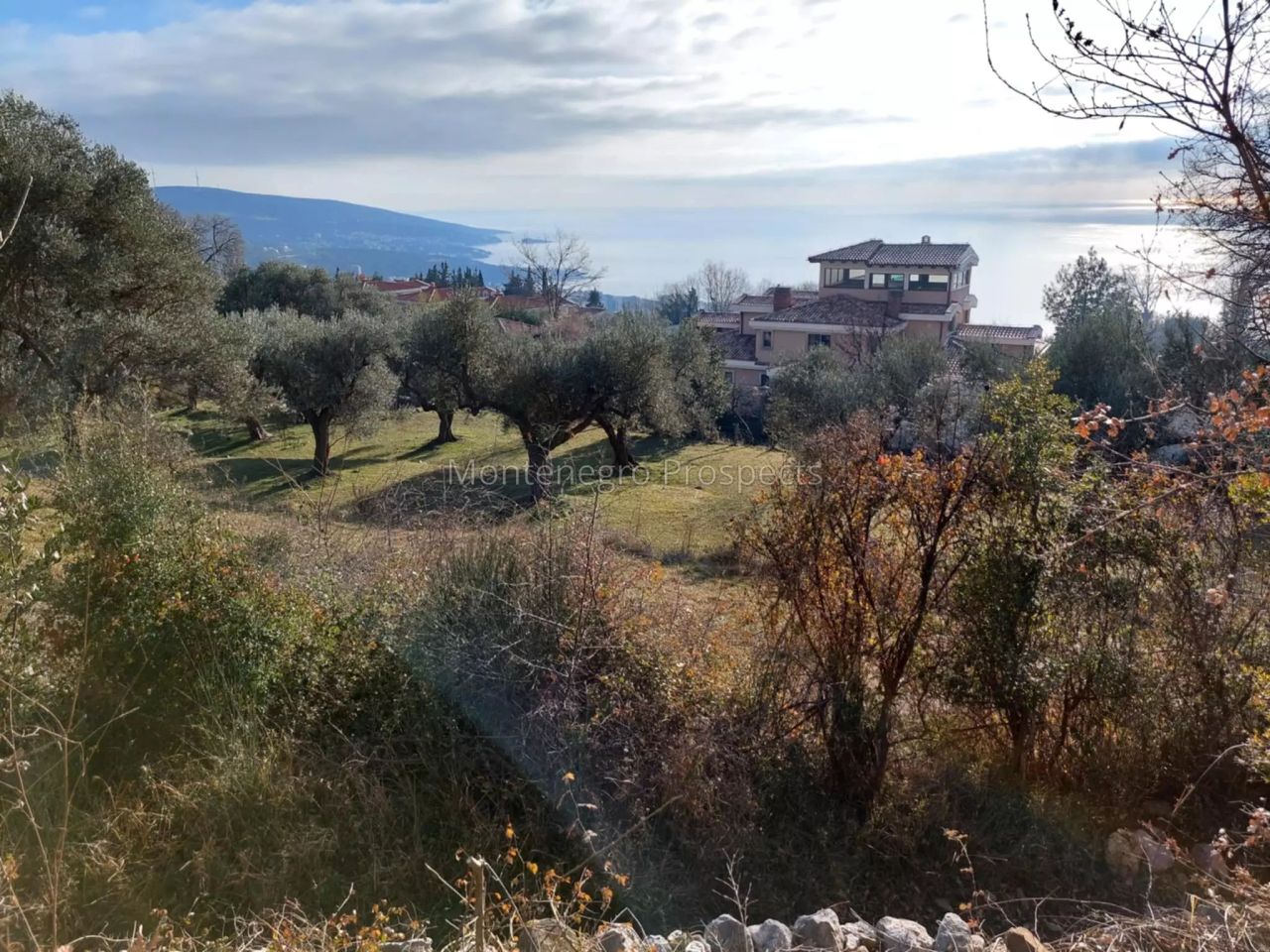 Land in Dobra Voda, Montenegro, 1 400 m² - picture 1